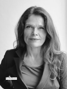 Krigen i Ukraina og en farligere verden - konsekvenser for Norge / foredrag ved Cecilie Hellestveit: @ Gullbring kulturhus